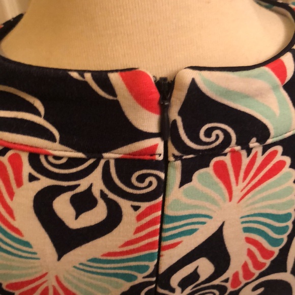 Crown & Ivy/ Petite XL/ Navy Floral V-Neck Shift Dress with 3/4 Length Sleeves - Picture 4 of 12